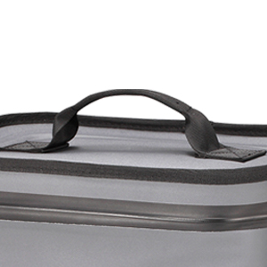 The carry handle are located on the top of the cooler which padded and provide a comfortable grip, even when the cooler is fully loaded.